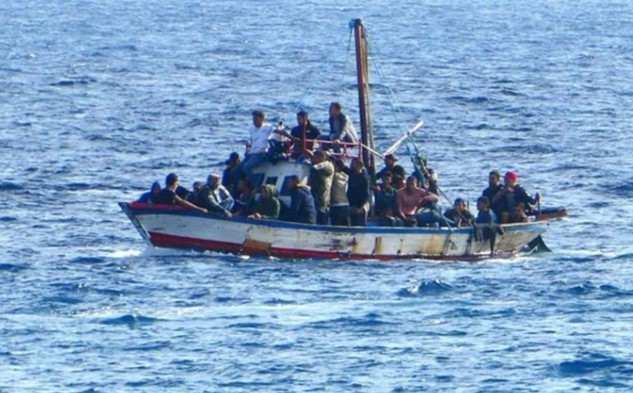 নৌকা ডুবে প্রাণ গেল ১৮ জনের